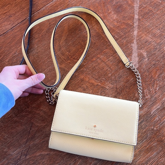Yellow Kate spade purse - Picture 2 of 3